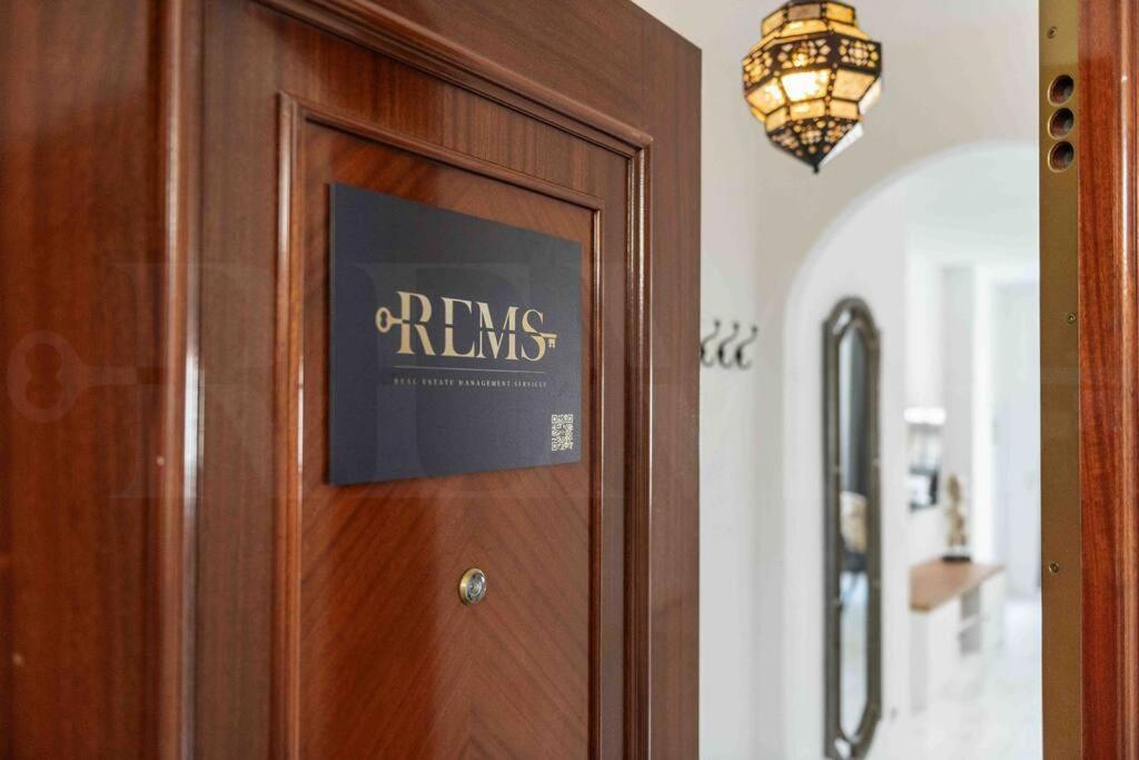 Spacious & Authentic By Rems Apartment